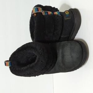 UGG classic Mini fluff quilted rainbow ankle boot big girl size 5/ woman size 6